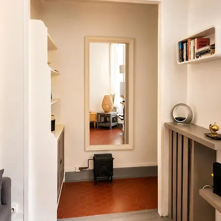 Quiet Cosy Flat Walk To Palais &